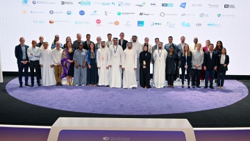Photo: Hamdan bin Mohammed meets with top futurists at second edition of Dubai Future Forum