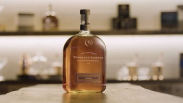 Photo: Emirates launches exclusive, limited-edition bourbon blend onboard; Woodford Reserve Emirates Personal Selection