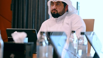 Photo: Ahmed bin Mohammed chairs meeting of Dubai Media Council